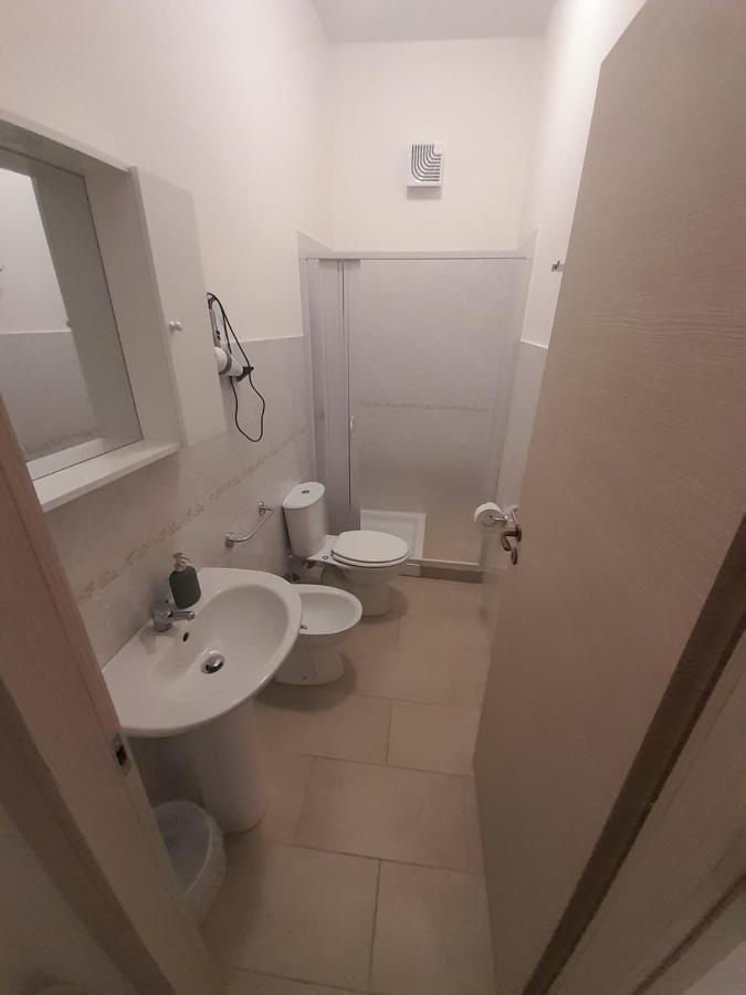 Cta Catania Aeroporto Fontanarossa Reception H24 Bed & Breakfast Exterior photo